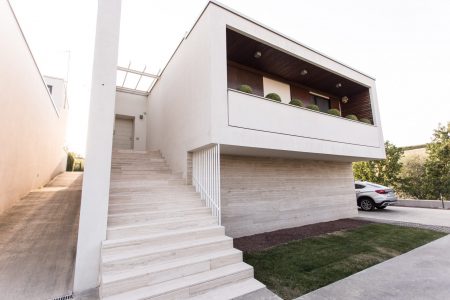 Villa bifamiliare firmata Del Boca Architects
